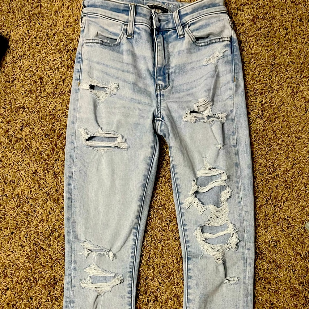 American Eagle distressed Skinny Jeans